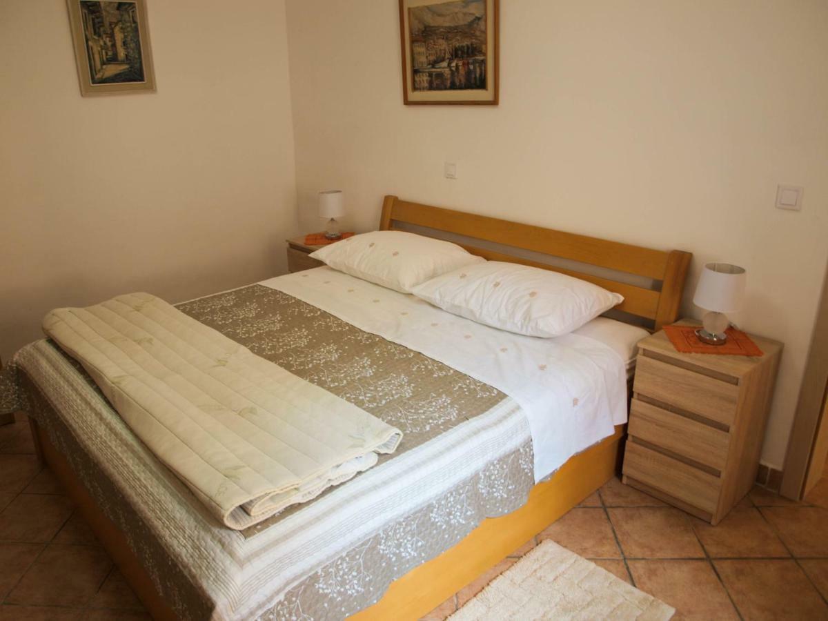 House Nataniel In Omis Near Sea Apartment Exterior photo
