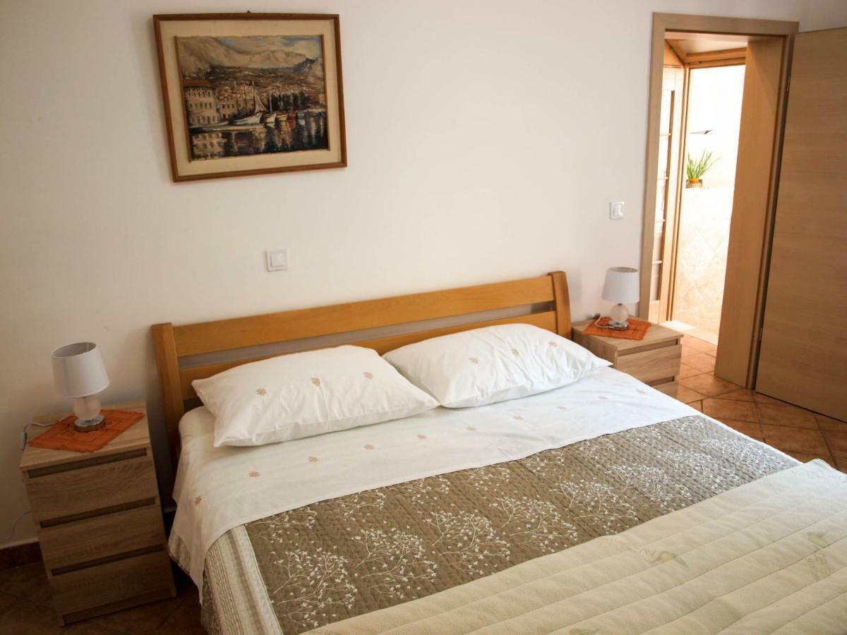 House Nataniel In Omis Near Sea Apartment Exterior photo